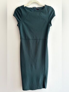 Express Cap Sleeve Fitted Sheath Business Casual Work Dress, Emerald Green, XS